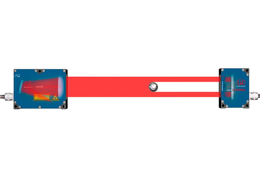 Benutzer betrachtet Content auf Bildschirm