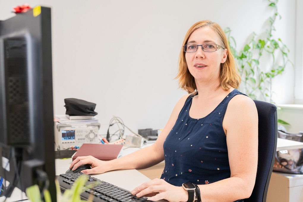 Unsere Softwareentwicklung vereint Menschen mit technischem Geschick und einem besonderen Talent für Programmierung. Mit akribischer Hingabe und viel Geduld entwickeln sie kundenspezifische Lösungen in den buntesten Farben und Befehlen.